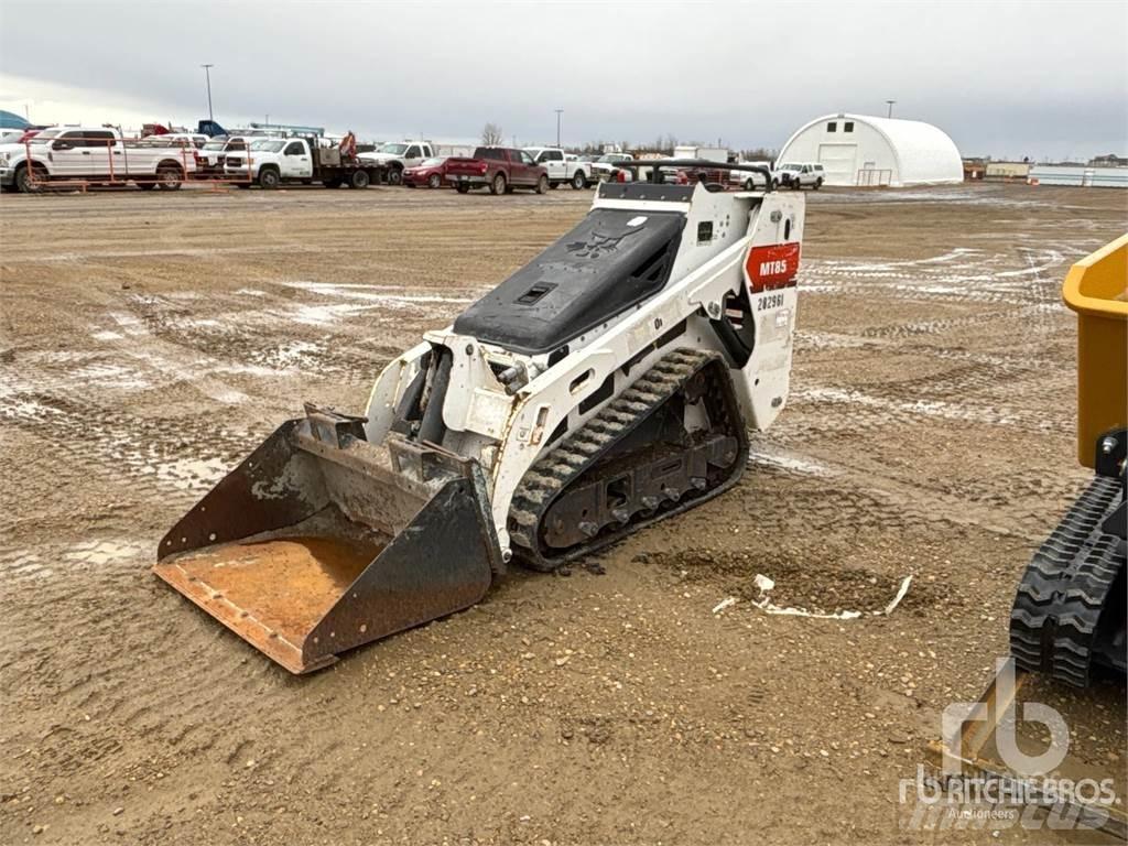 Bobcat MT85 Lietoti riteņu kompaktiekrāvēji