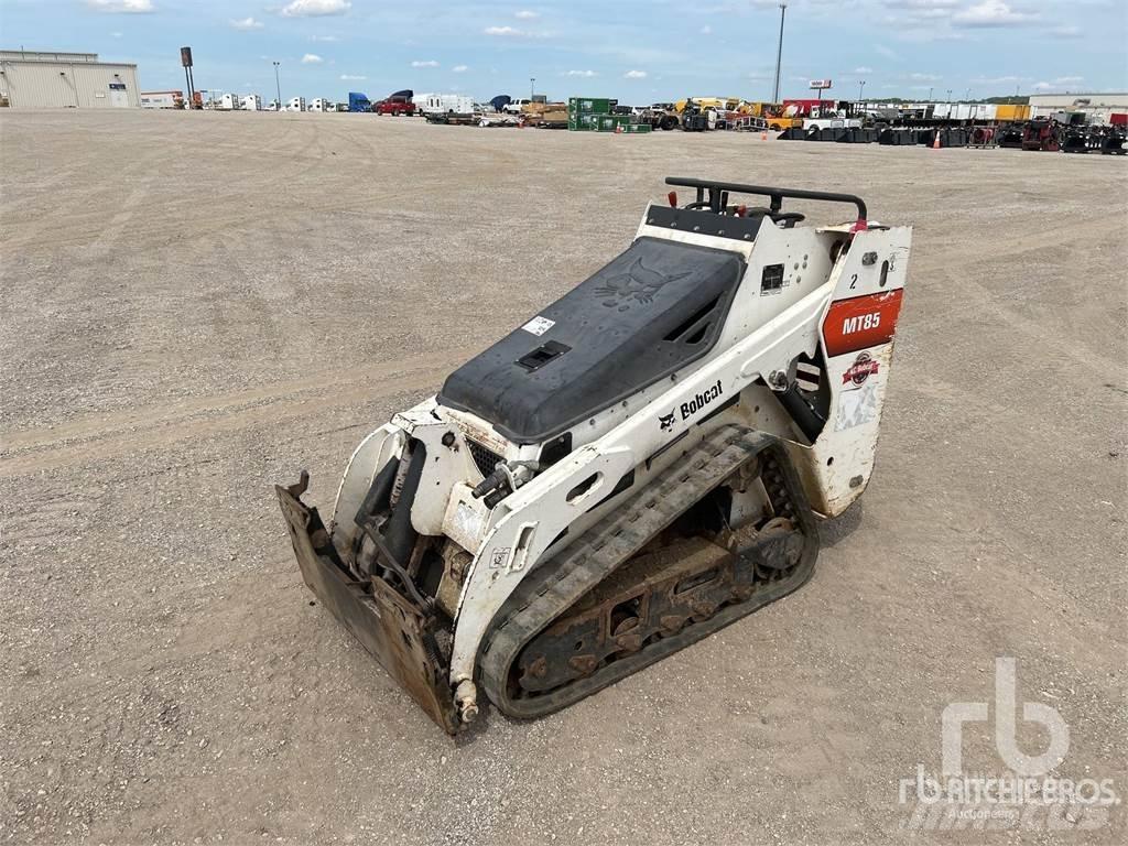 Bobcat MT85 Lietoti riteņu kompaktiekrāvēji