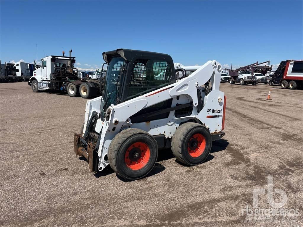 Bobcat S740 Lietoti riteņu kompaktiekrāvēji