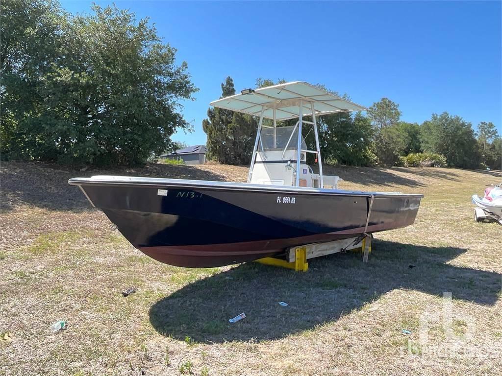  BOSTON WHALER Darba laivas / baržas