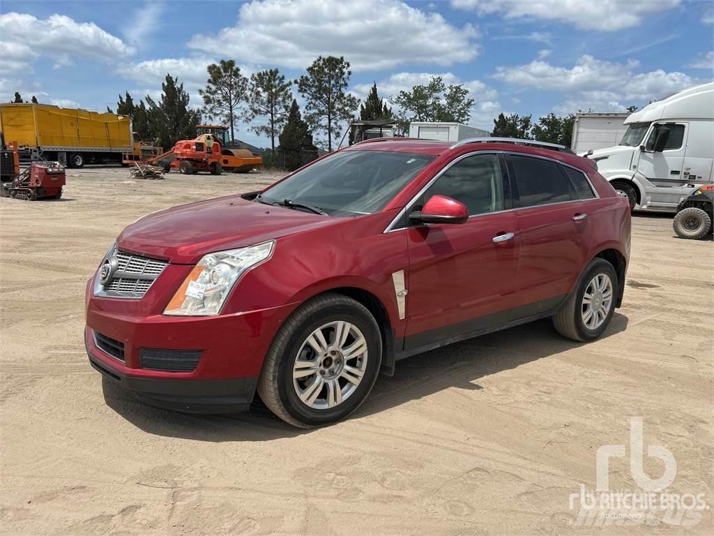 Cadillac SRX Vieglais kravas automobilis/izkraušana no sāniem