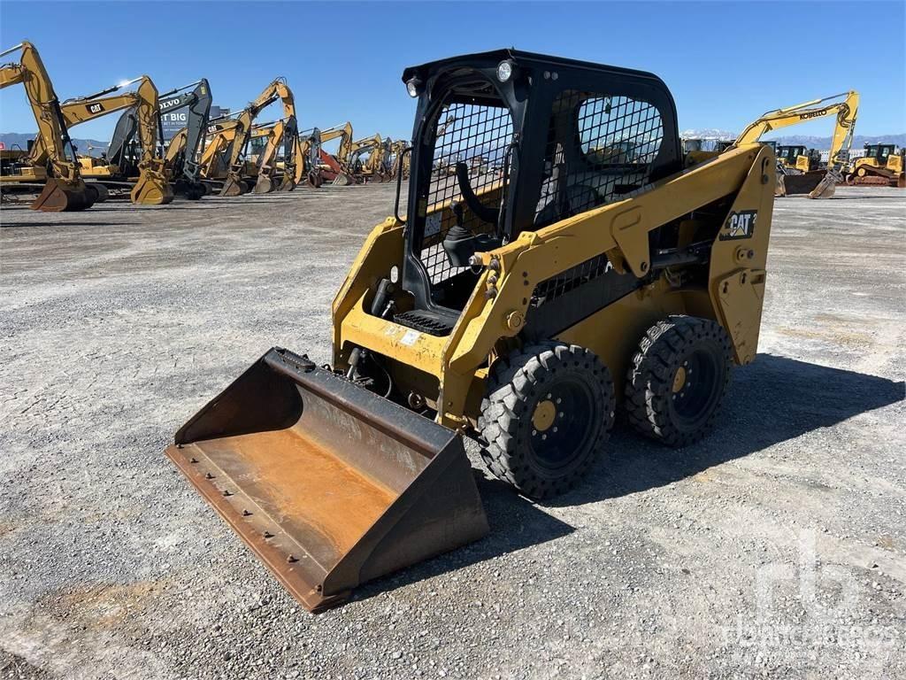 CAT 226D Lietoti riteņu kompaktiekrāvēji