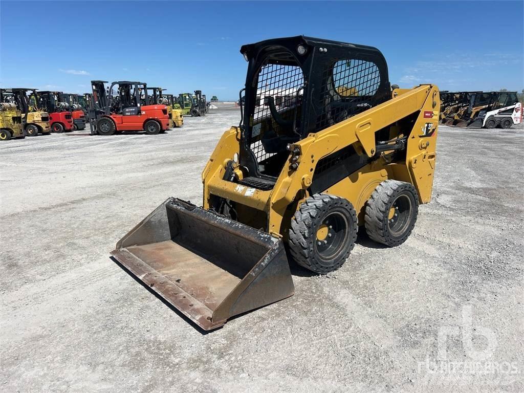 CAT 226D Lietoti riteņu kompaktiekrāvēji