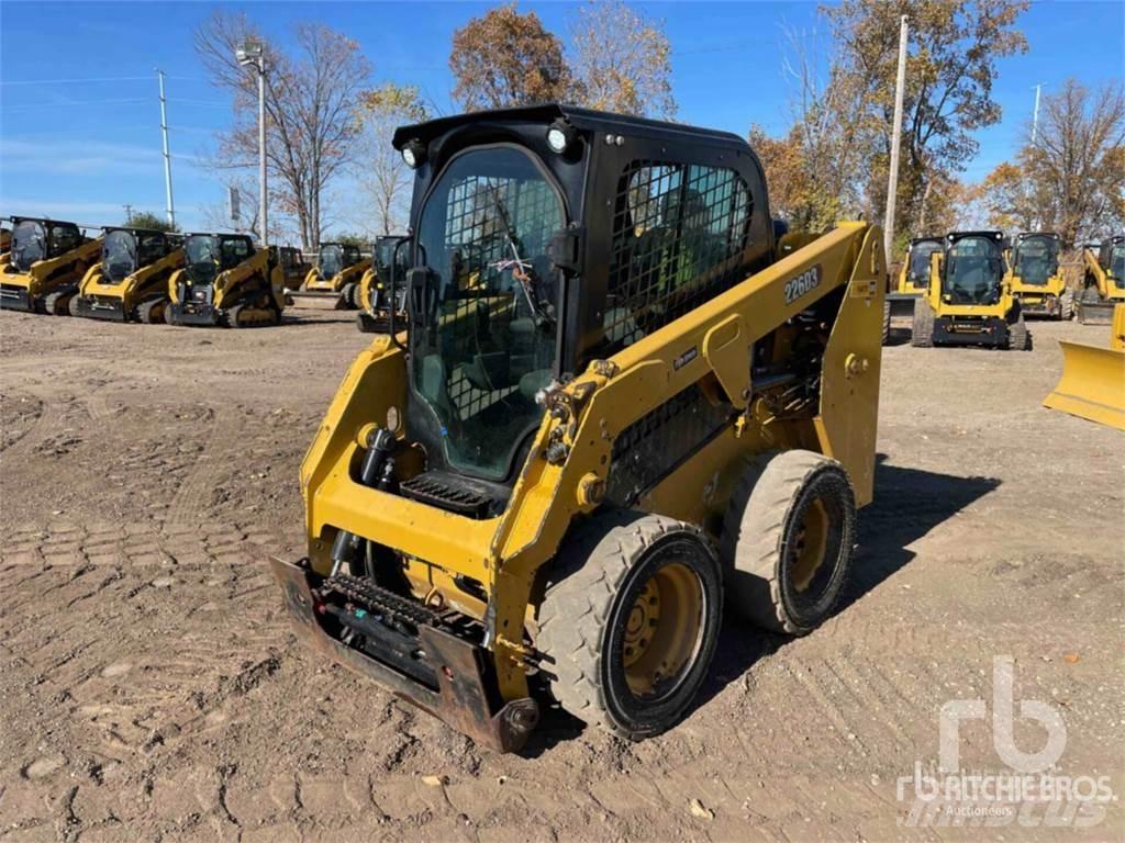 CAT 226D3 Lietoti riteņu kompaktiekrāvēji