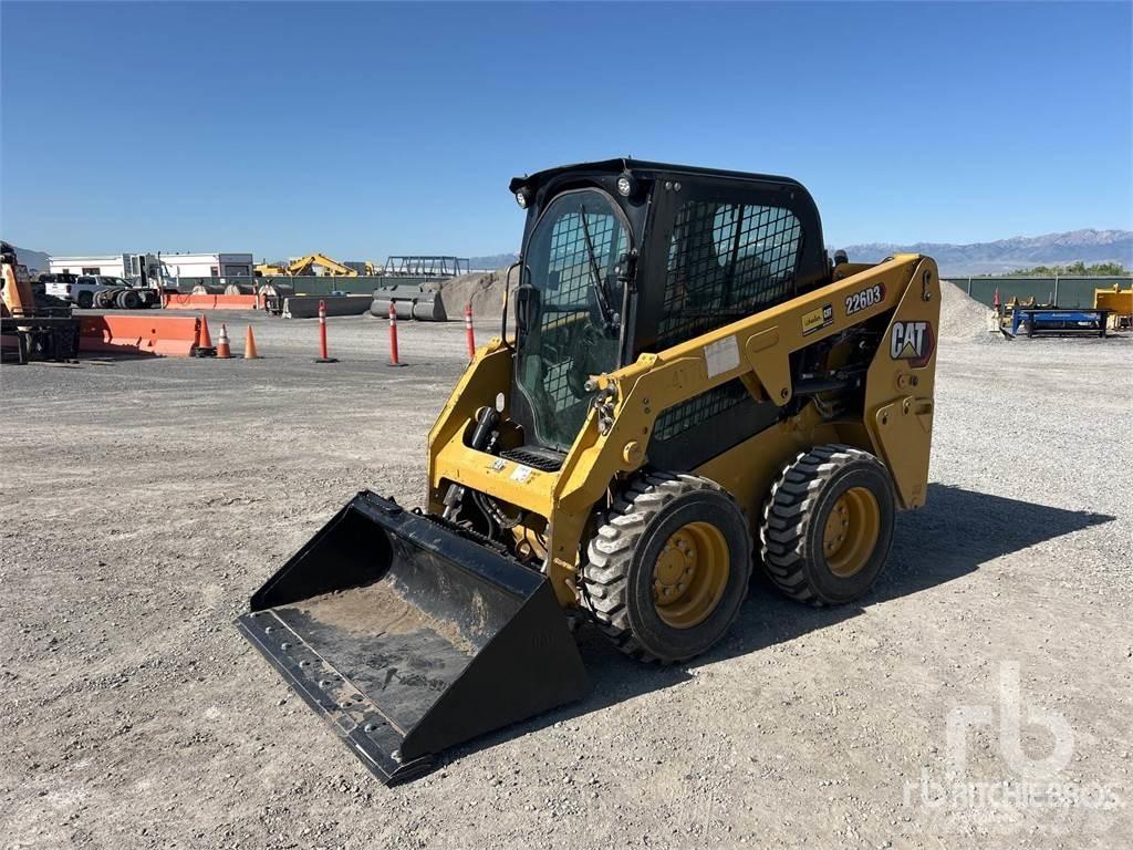 CAT 226D3 Lietoti riteņu kompaktiekrāvēji