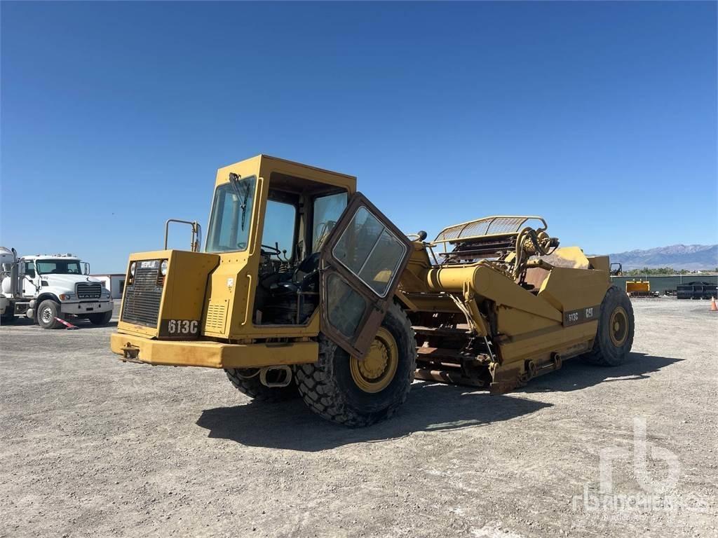CAT 613C Skrēperi