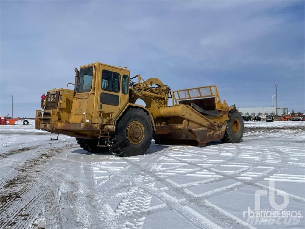 CAT 621F Skrēperi