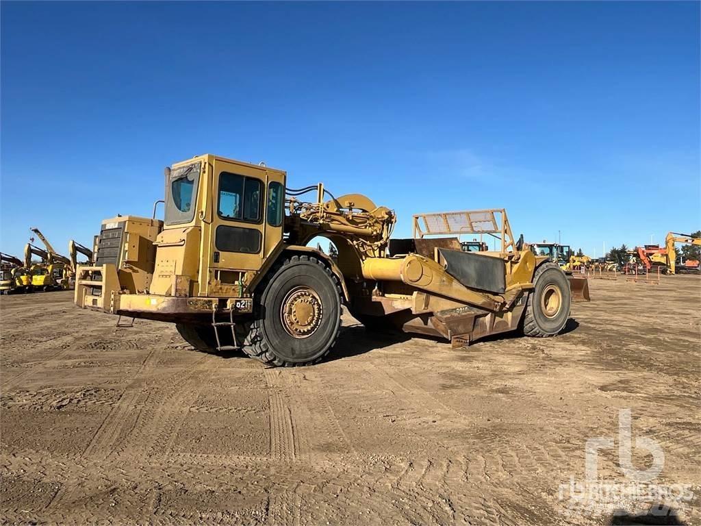CAT 621F Skrēperi