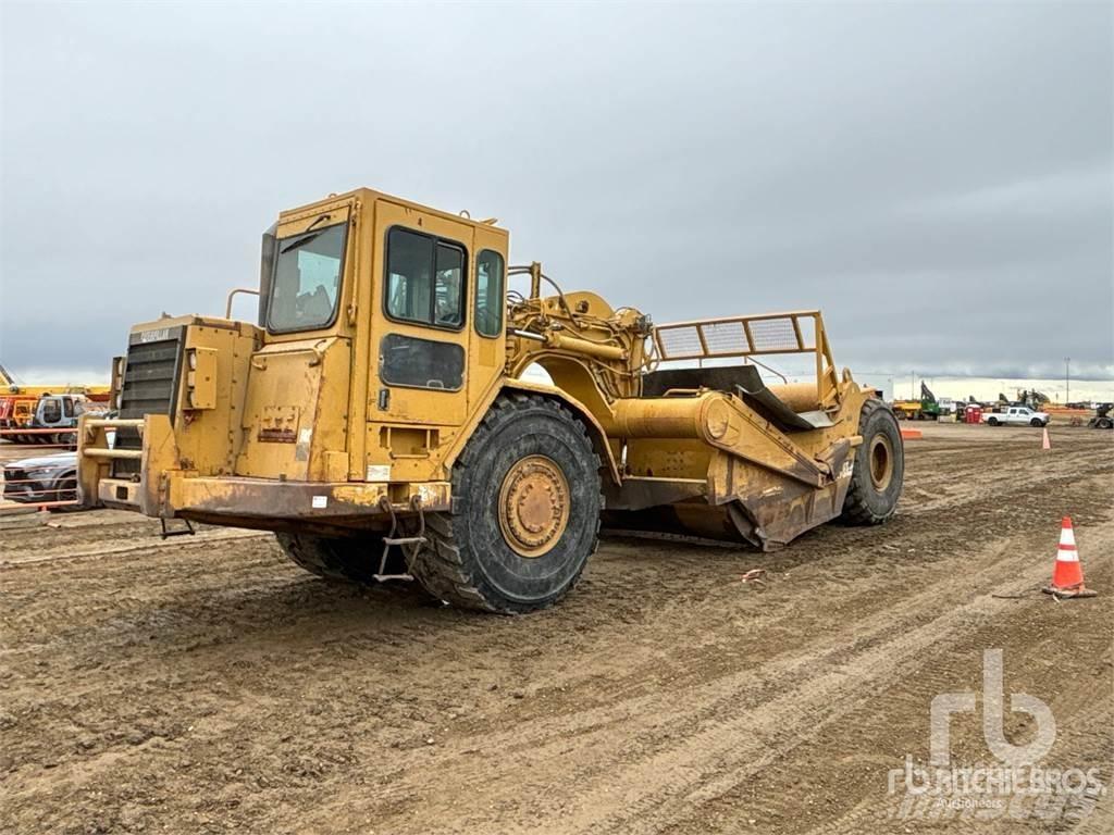 CAT 621F Skrēperi