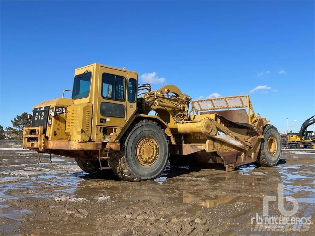 CAT 621G Skrēperi