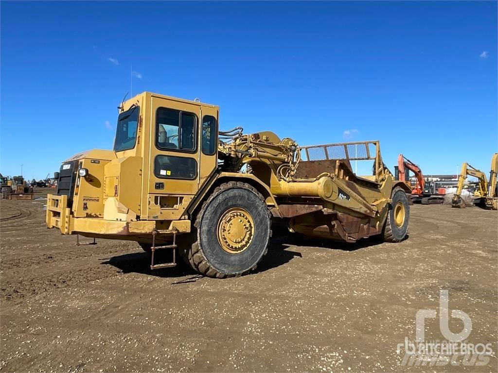 CAT 621G Skrēperi