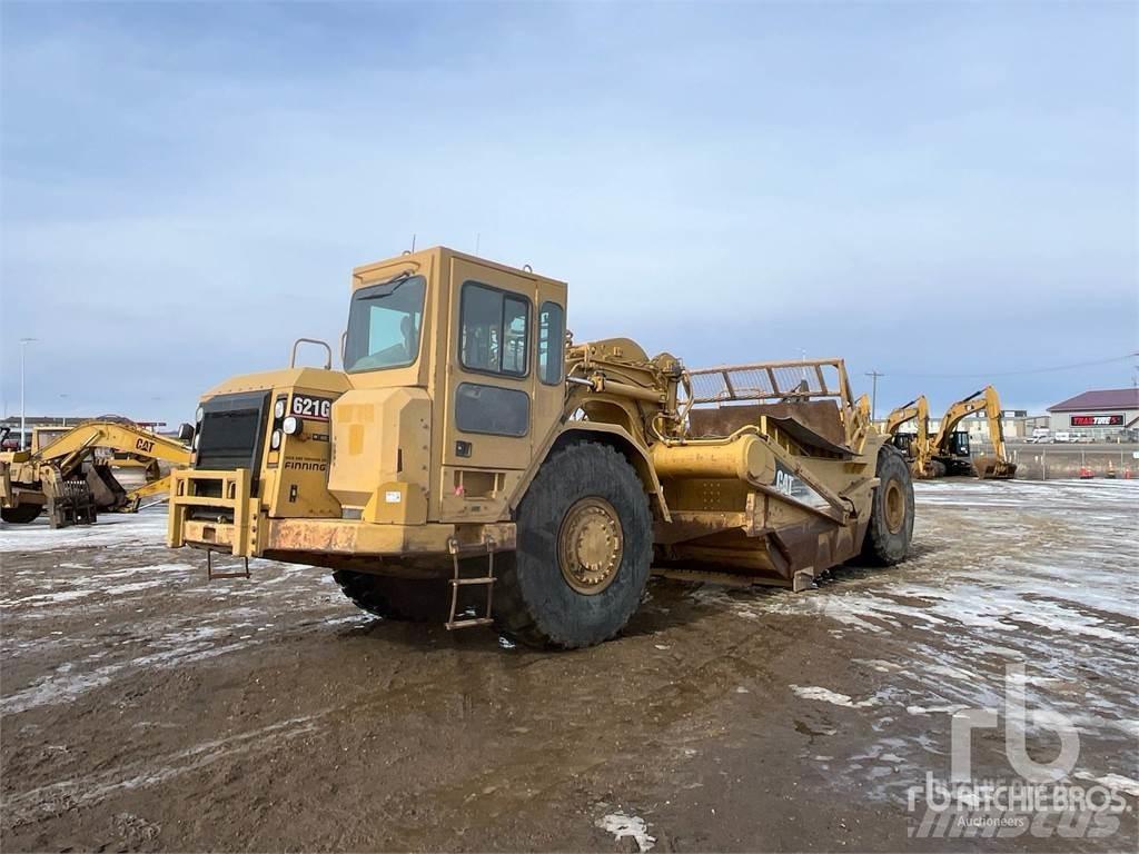 CAT 621G Skrēperi