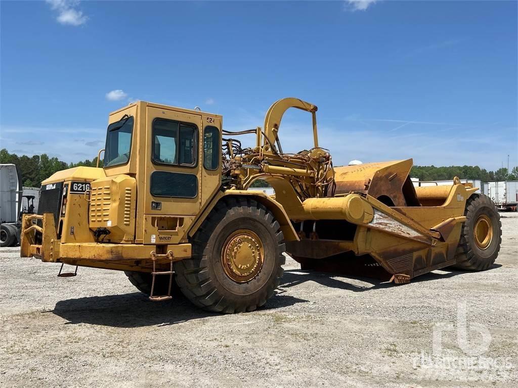 CAT 621G Skrēperi