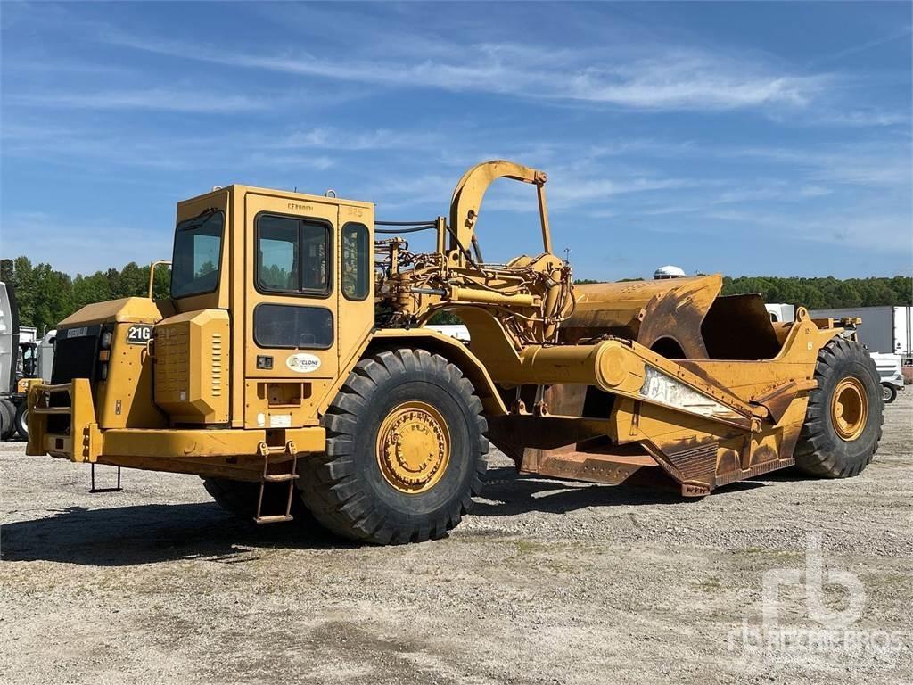 CAT 621G Skrēperi