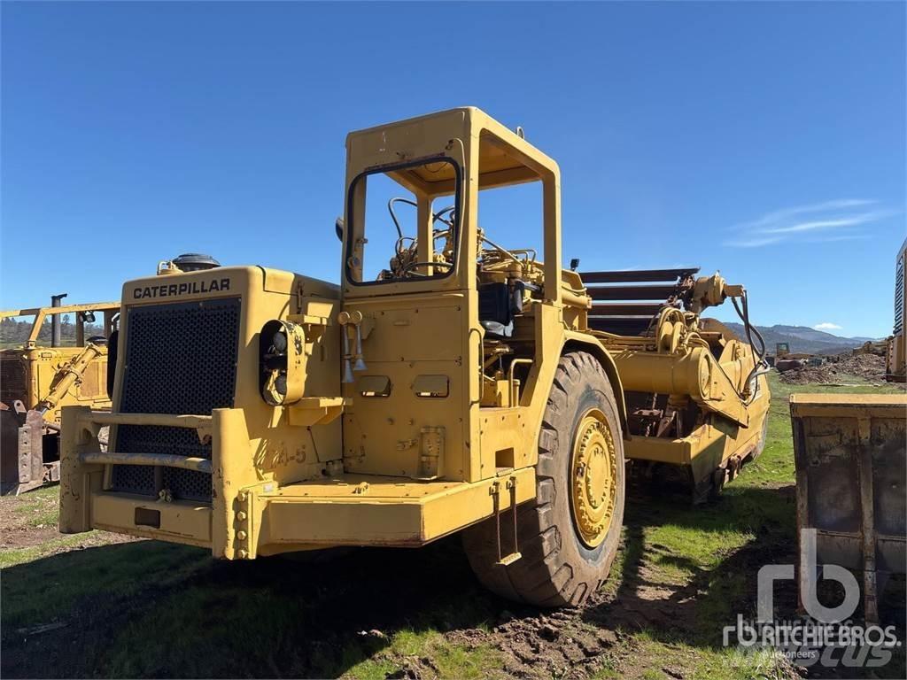 CAT 623B Skrēperi