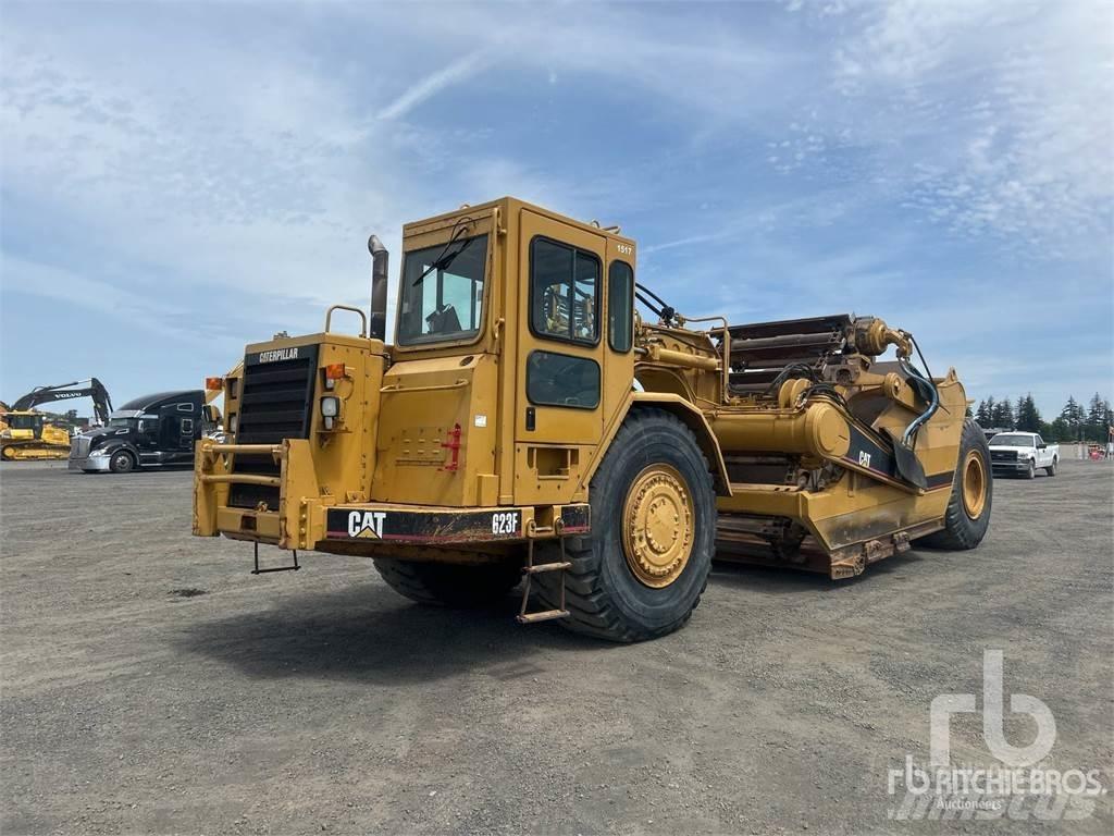 CAT 623F Skrēperi