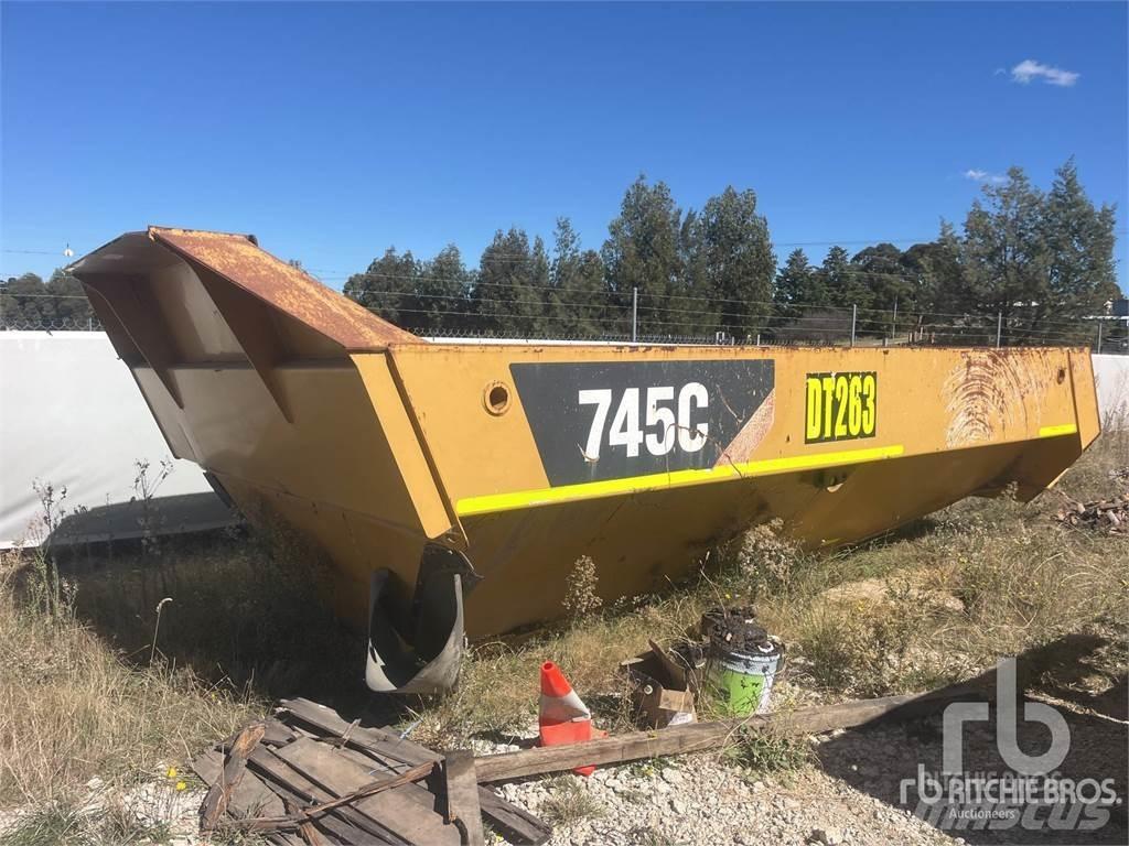 CAT 745C Kastes