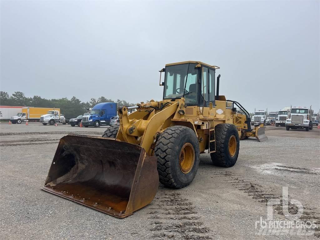 CAT 928F Iekrāvēji uz riteņiem