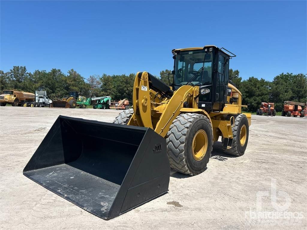 CAT 930M Iekrāvēji uz riteņiem