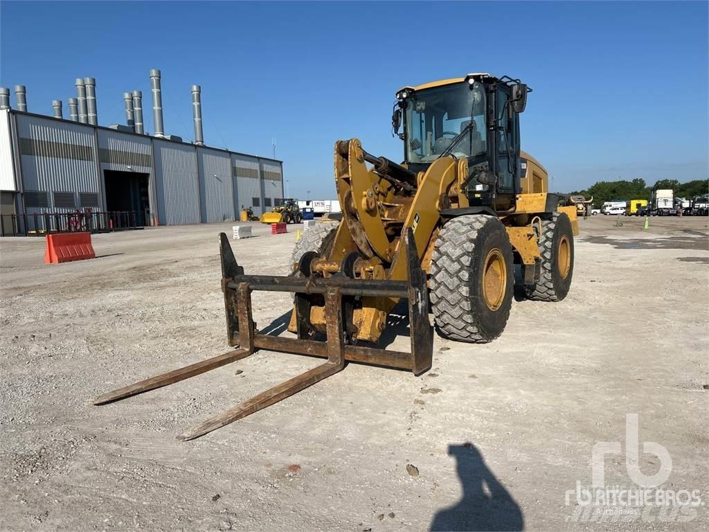 CAT 938M Iekrāvēji uz riteņiem