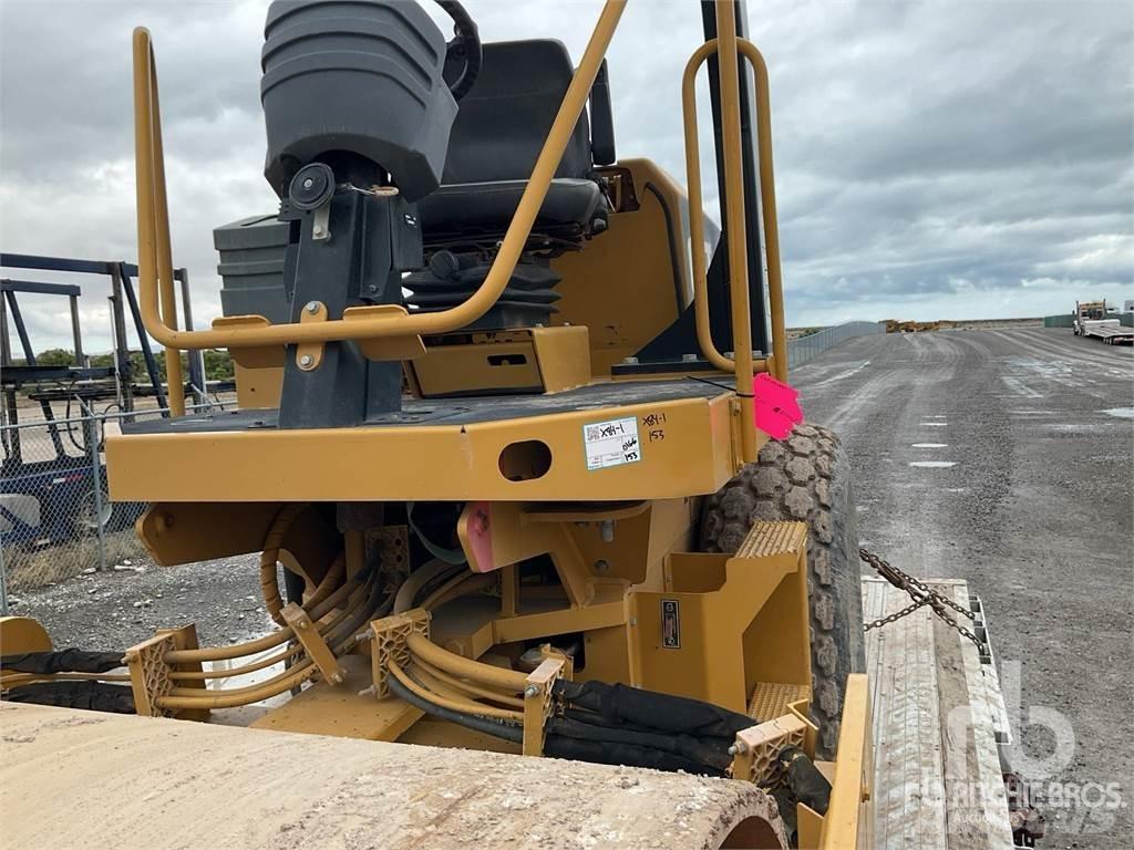 CAT CS44 Augsnes blīvētāji
