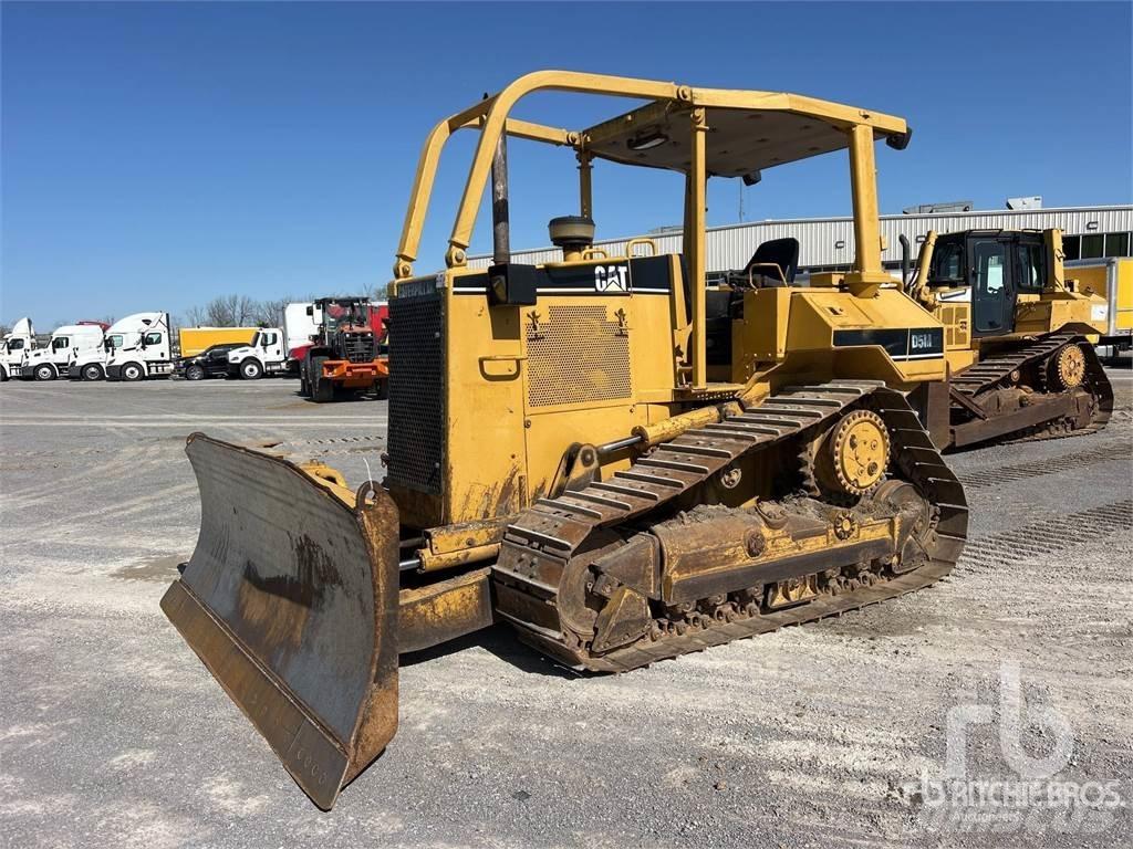 CAT D5MXL Kāpurķēžu buldozeri