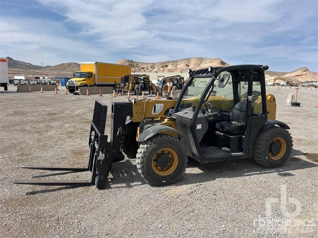 CAT TH255C Teleskopiskie manipulatori