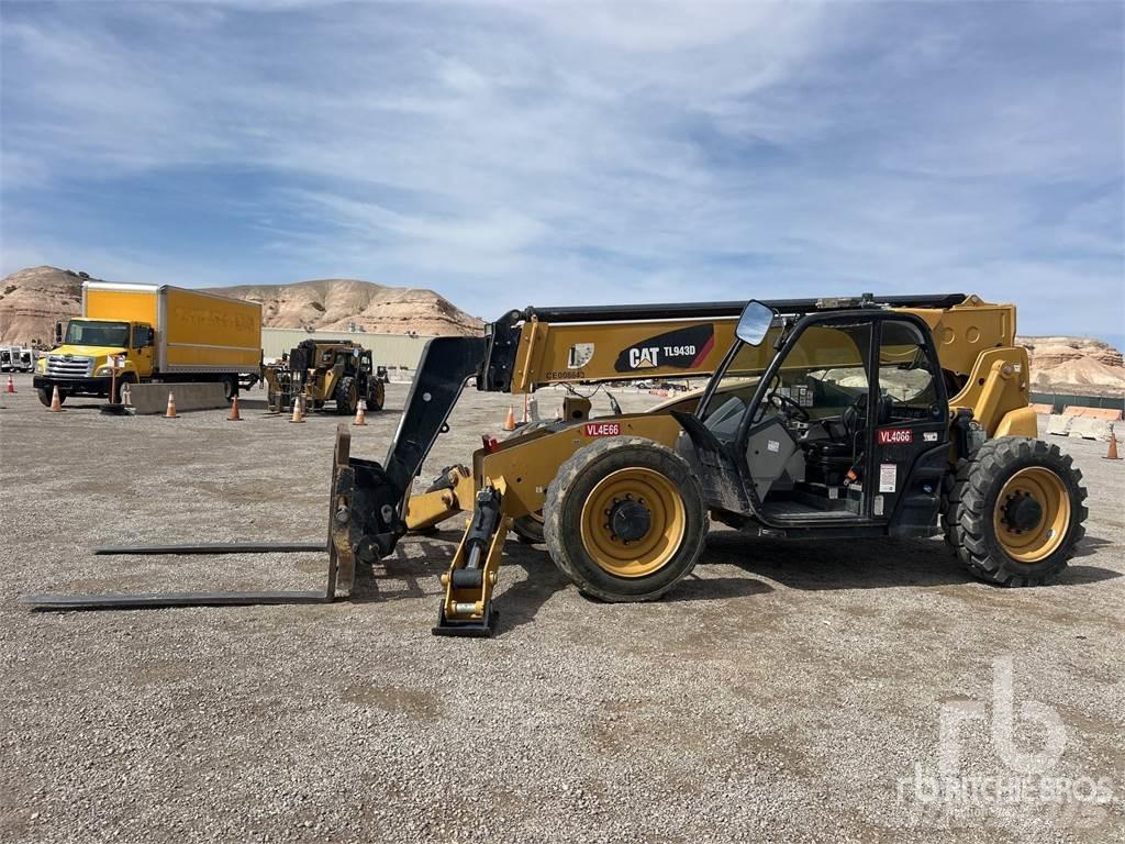 CAT TL943D Teleskopiskie manipulatori