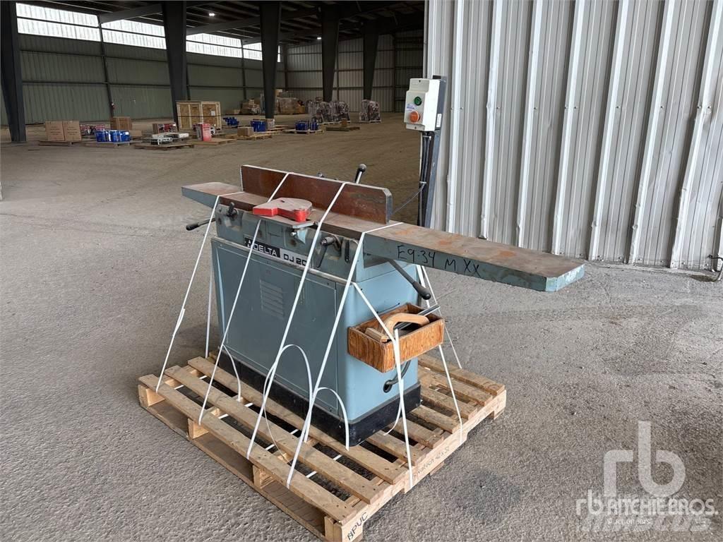 Delta CJ20 Cauruļvadu buldozeri