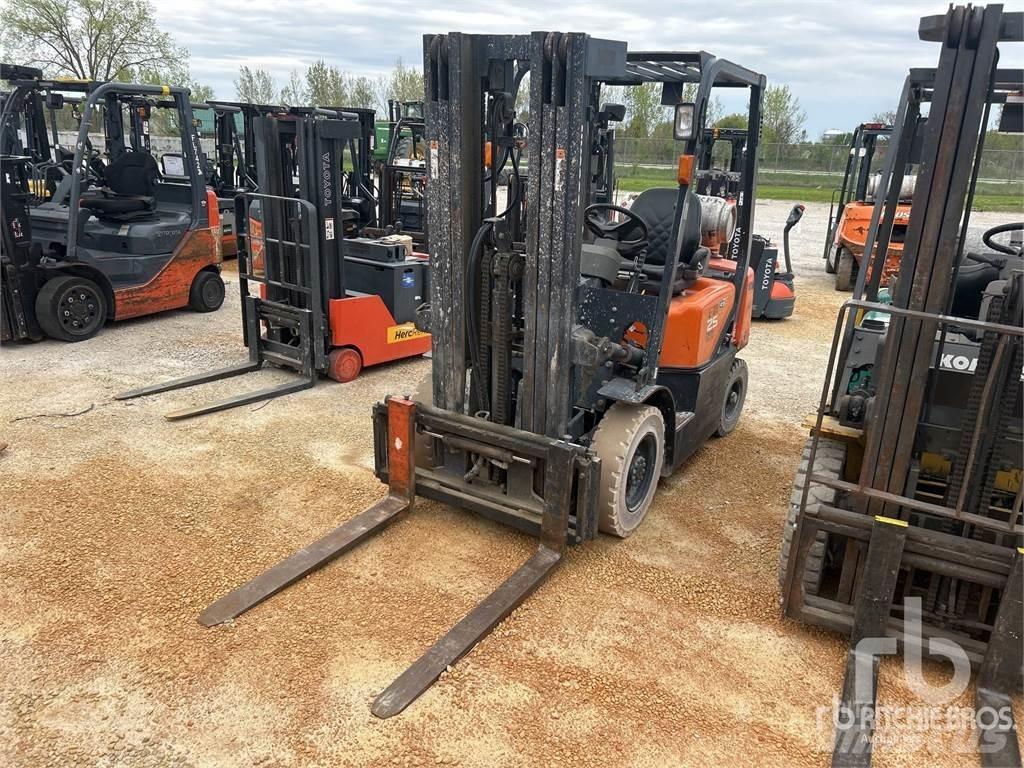 Doosan G25G Tehnika ar dīzeļa dzinēju