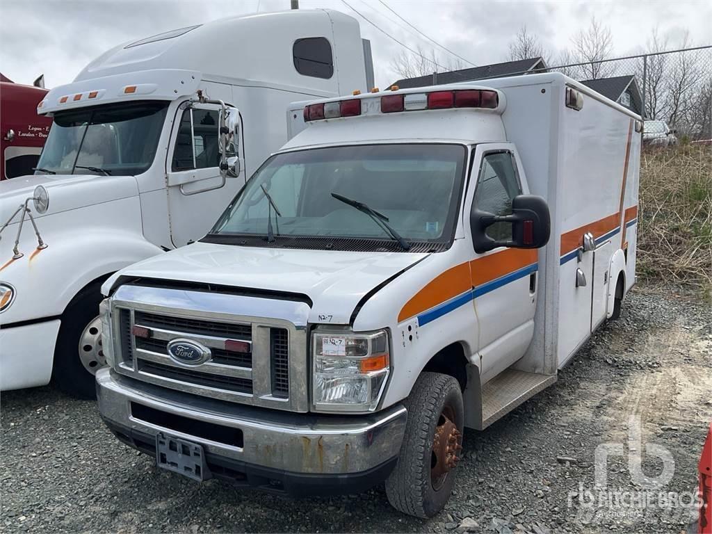 Ford E-350 Ātrās palīdzības automašīnas
