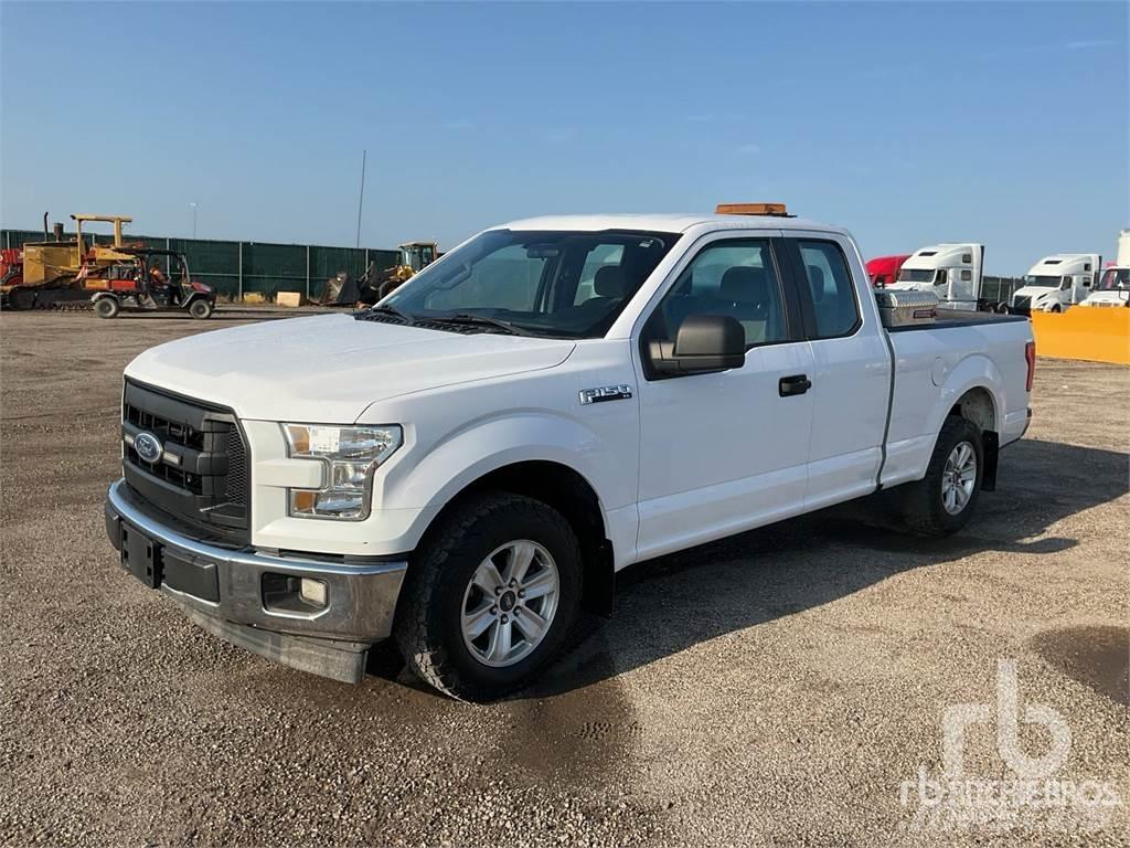 Ford F-150 Vieglais kravas automobilis/izkraušana no sāniem