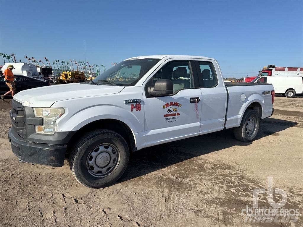 Ford F-150 Vieglais kravas automobilis/izkraušana no sāniem