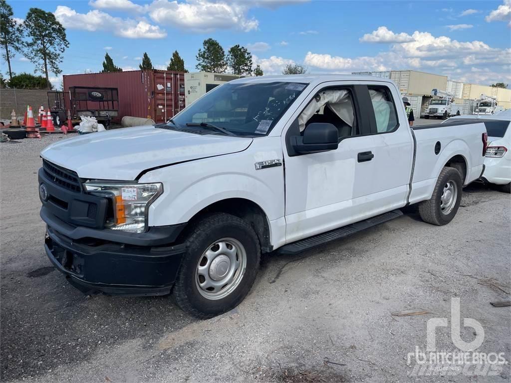 Ford F-150 Vieglais kravas automobilis/izkraušana no sāniem