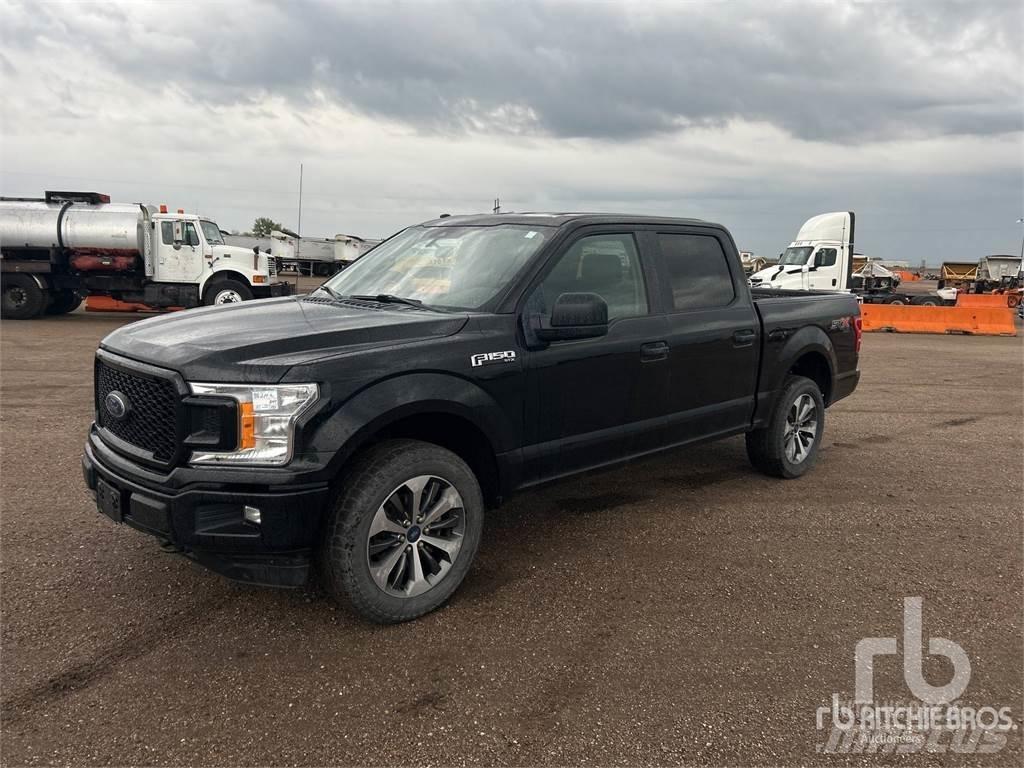 Ford F-150 Vieglais kravas automobilis/izkraušana no sāniem