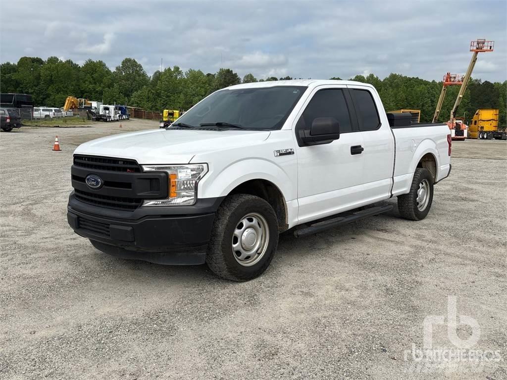 Ford F-150 Vieglais kravas automobilis/izkraušana no sāniem