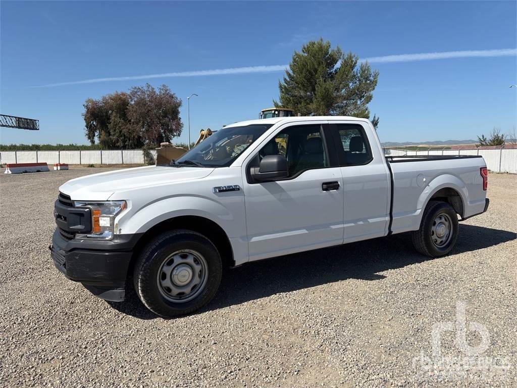 Ford F-150 Vieglais kravas automobilis/izkraušana no sāniem