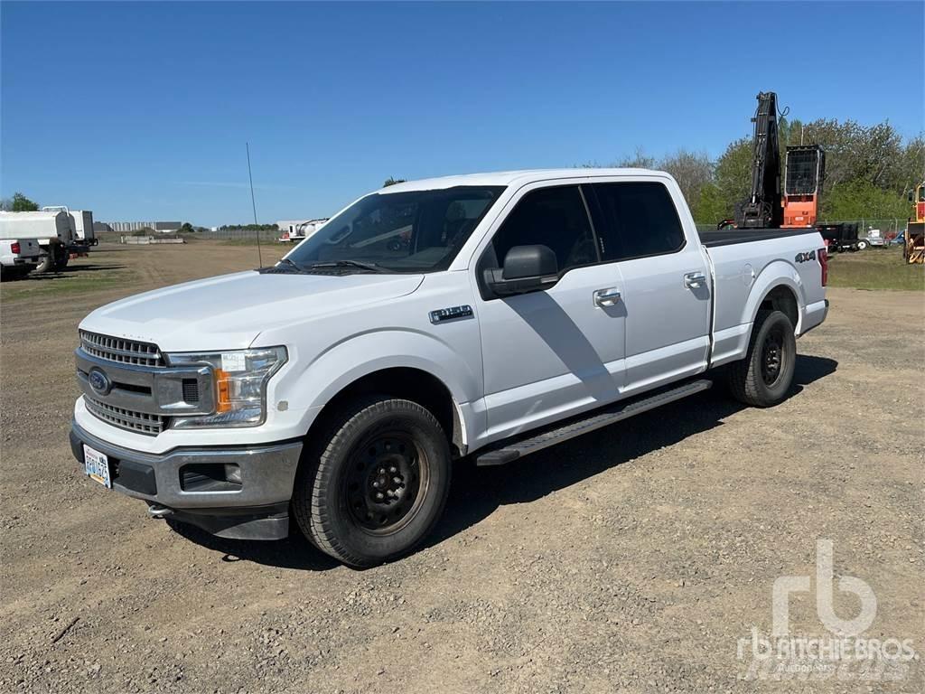 Ford F-150 Vieglais kravas automobilis/izkraušana no sāniem
