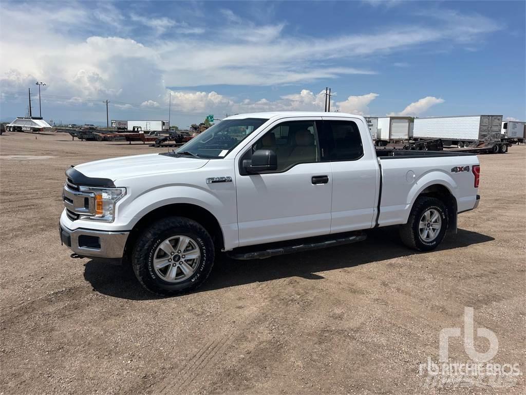 Ford F-150 Vieglais kravas automobilis/izkraušana no sāniem