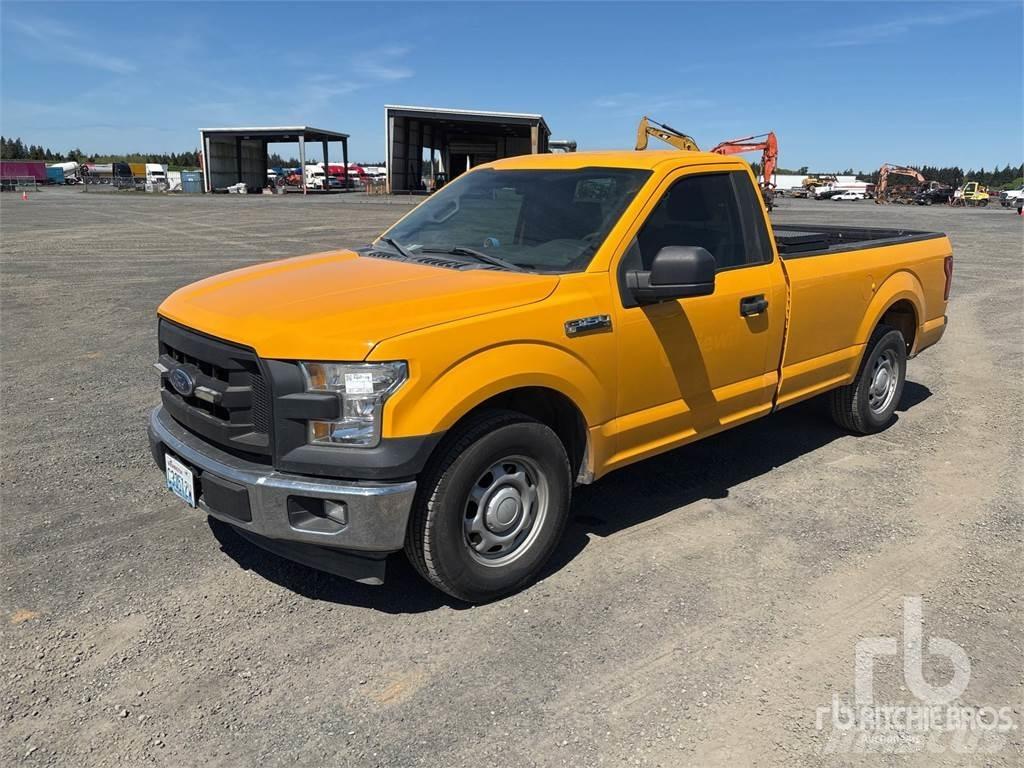 Ford F-150 Vieglais kravas automobilis/izkraušana no sāniem