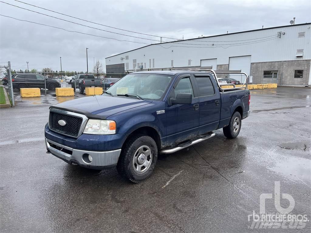 Ford F-150 Vieglais kravas automobilis/izkraušana no sāniem