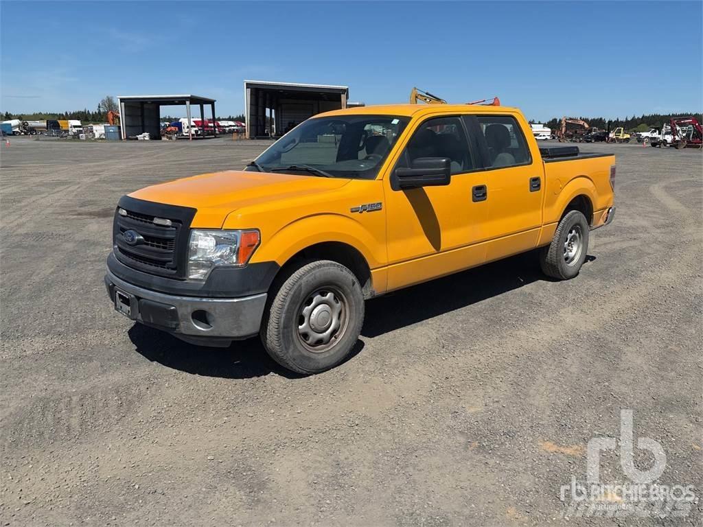 Ford F-150 Vieglais kravas automobilis/izkraušana no sāniem