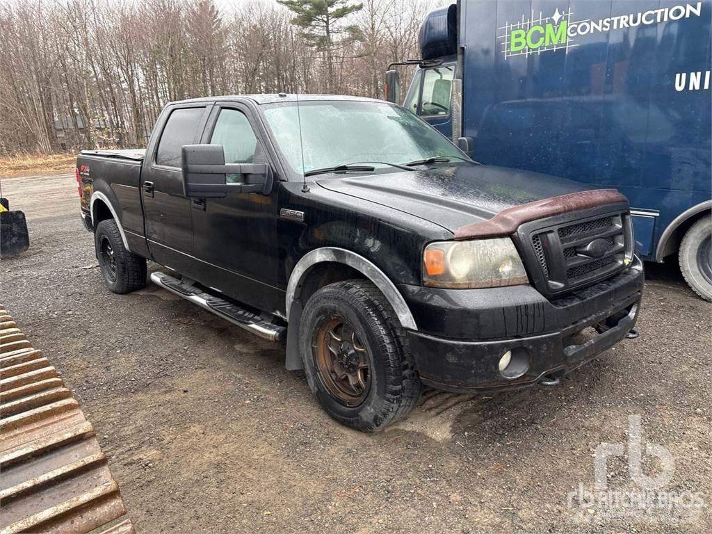 Ford F-150 Vieglais kravas automobilis/izkraušana no sāniem
