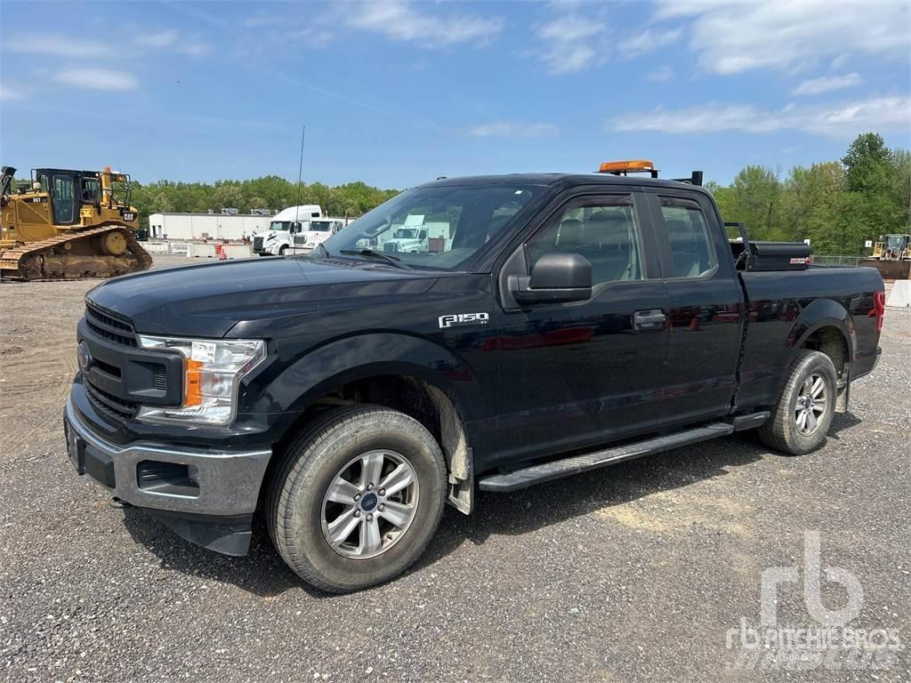 Ford F-150 Vieglais kravas automobilis/izkraušana no sāniem