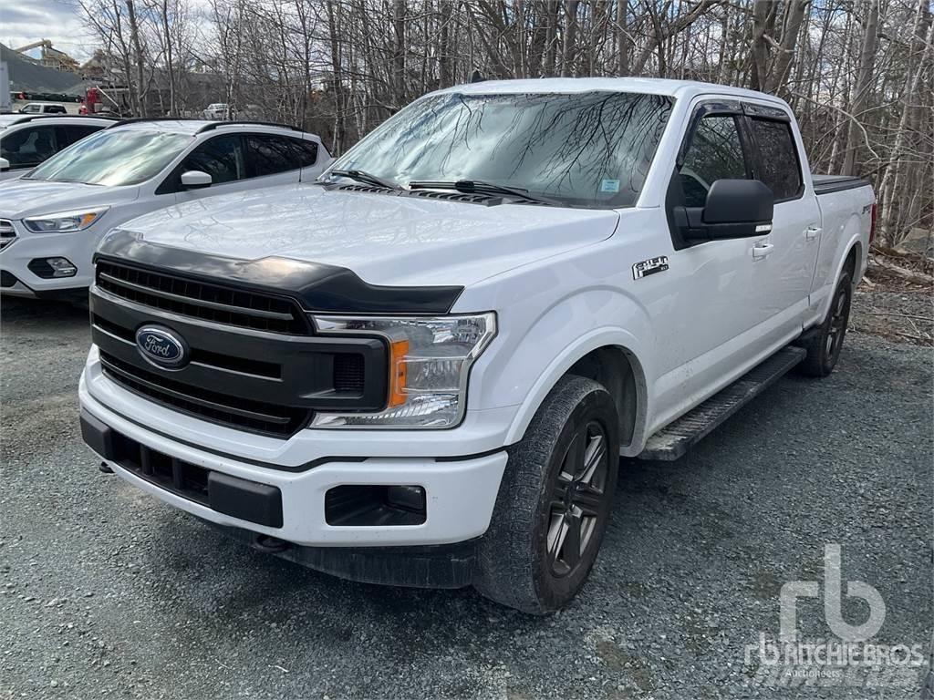 Ford F-150 Vieglais kravas automobilis/izkraušana no sāniem
