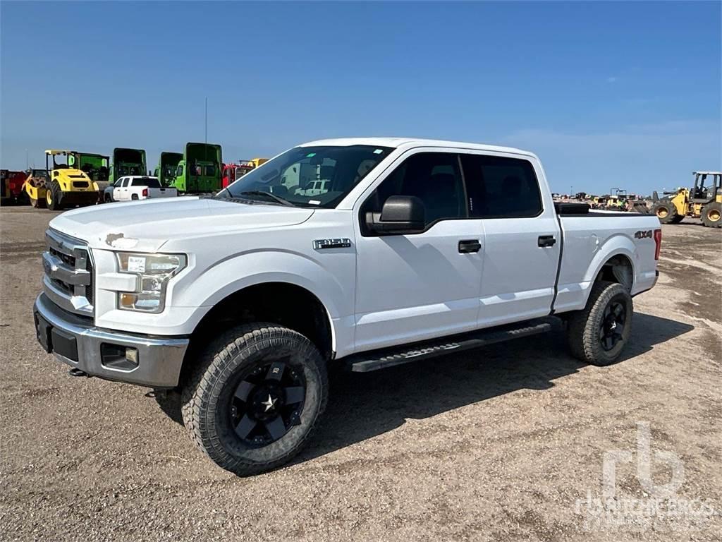 Ford F-150 Vieglais kravas automobilis/izkraušana no sāniem