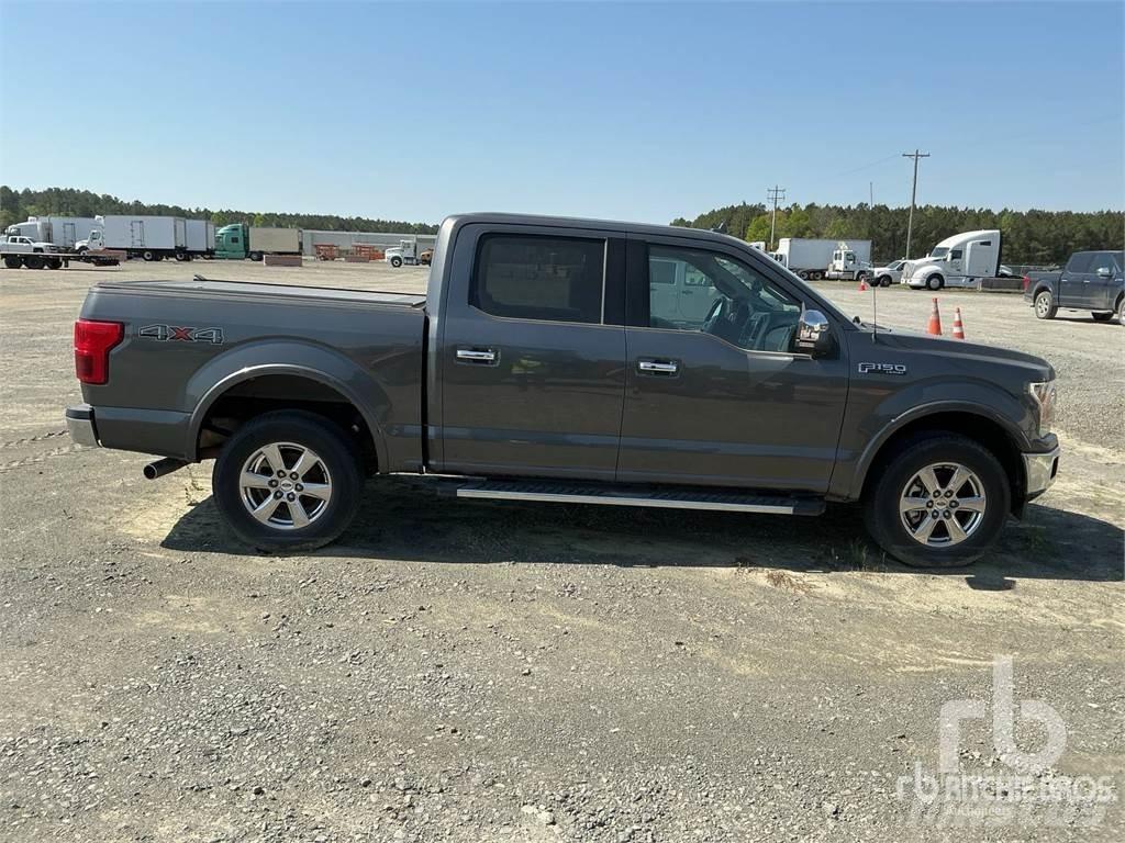 Ford F-150 Vieglais kravas automobilis/izkraušana no sāniem