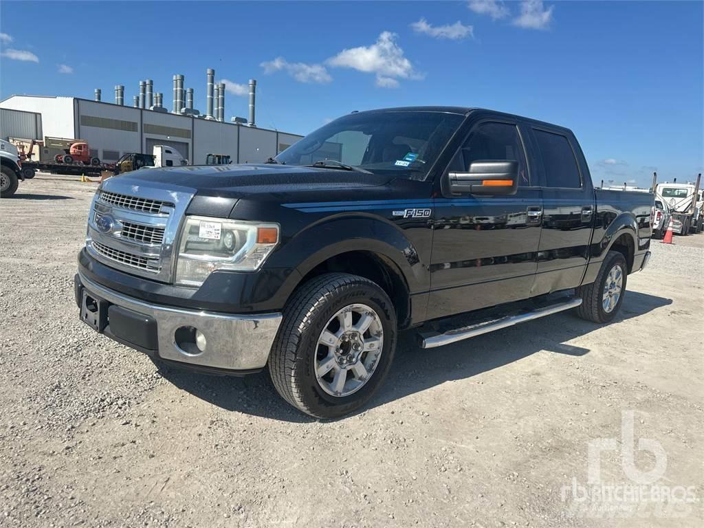 Ford F-150 Vieglais kravas automobilis/izkraušana no sāniem