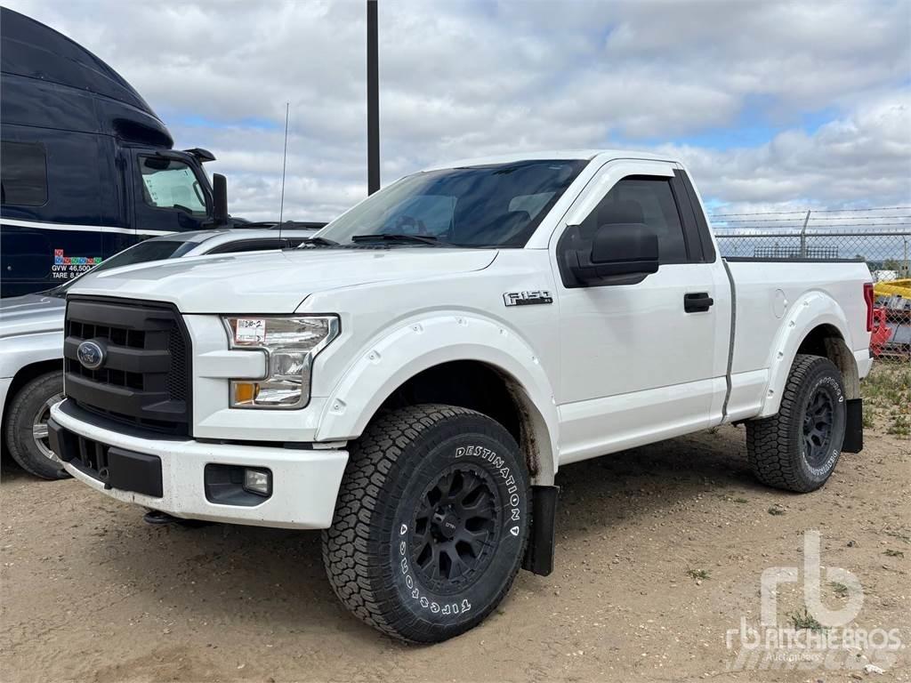 Ford F-150 Vieglais kravas automobilis/izkraušana no sāniem