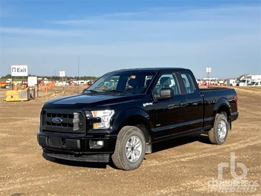 Ford F-150 Vieglais kravas automobilis/izkraušana no sāniem